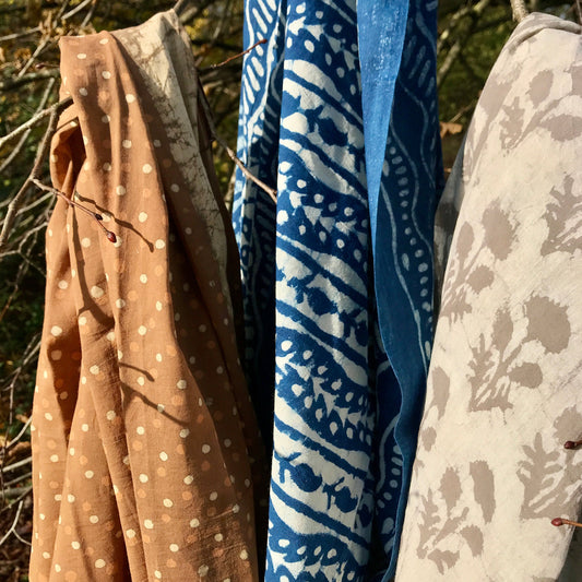 Sarongs met natuurlijke kleuren