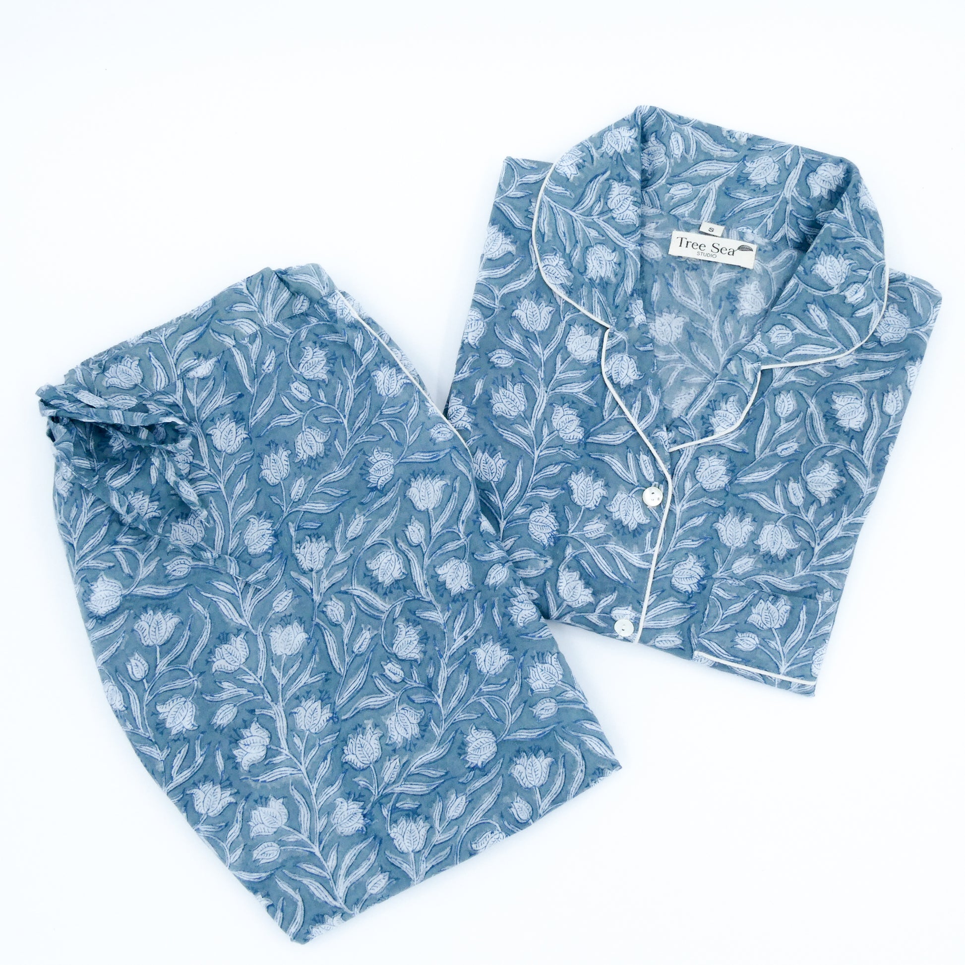 pyjama set for women cotton with blue-white-floral-design